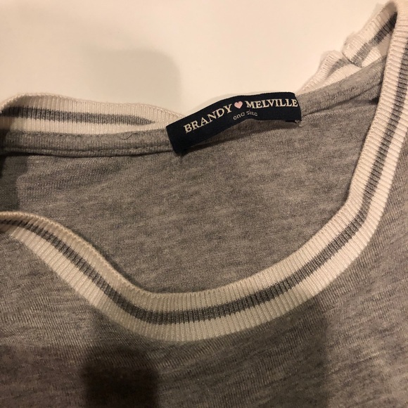 BRANDY MELVILLE GREY TEE⭐️ - Picture 2 of 6